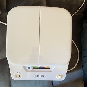 Jerdon Tri fold lighted mirror